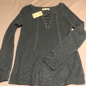 Cozy grey/blue Pink Rose Sweater - Medium NWT